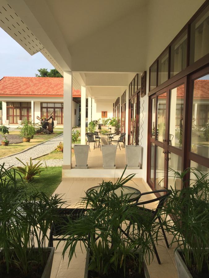 Tree Roots Retreat Hotel Rayong Buitenkant foto