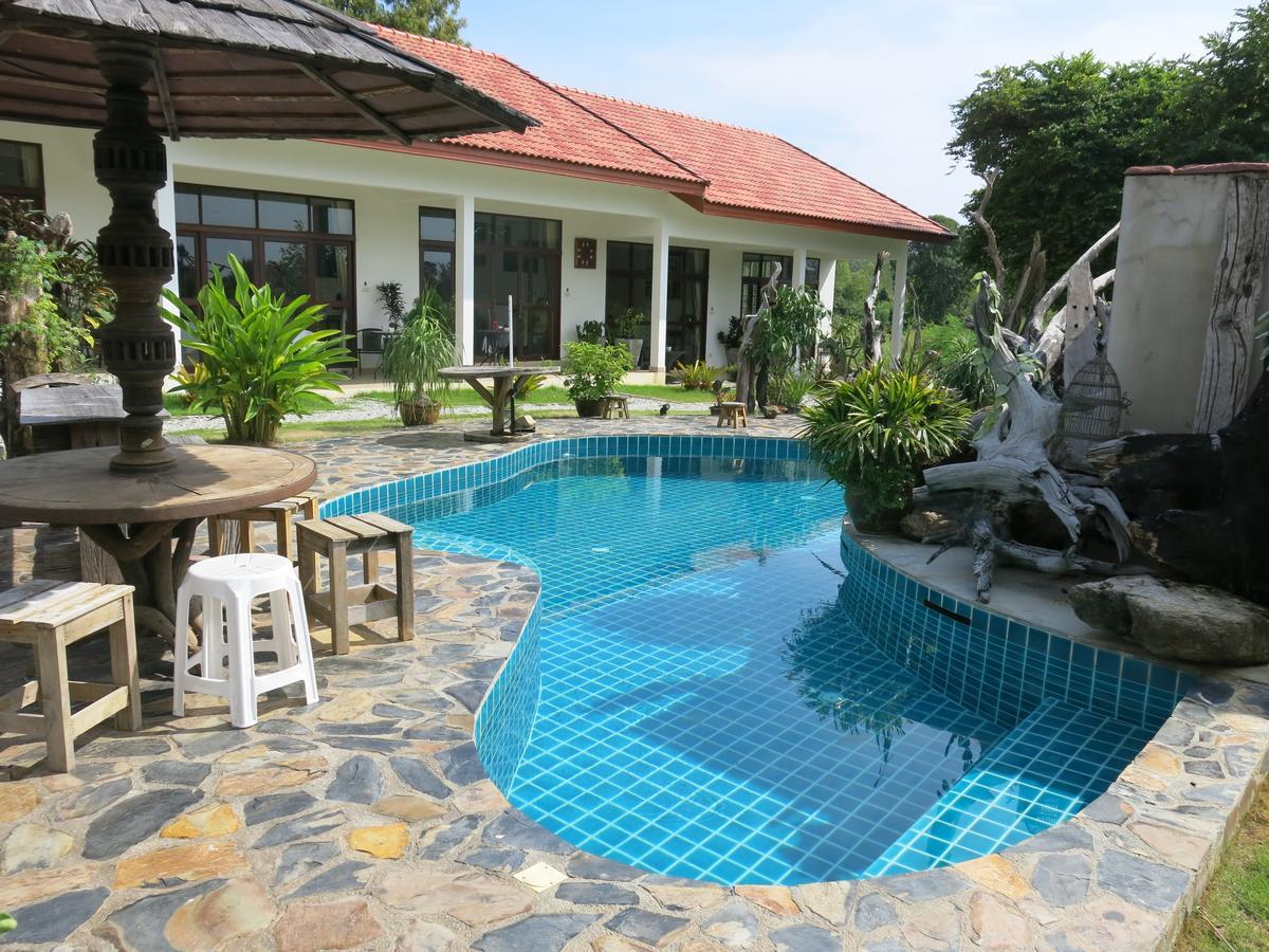Tree Roots Retreat Hotel Rayong Buitenkant foto