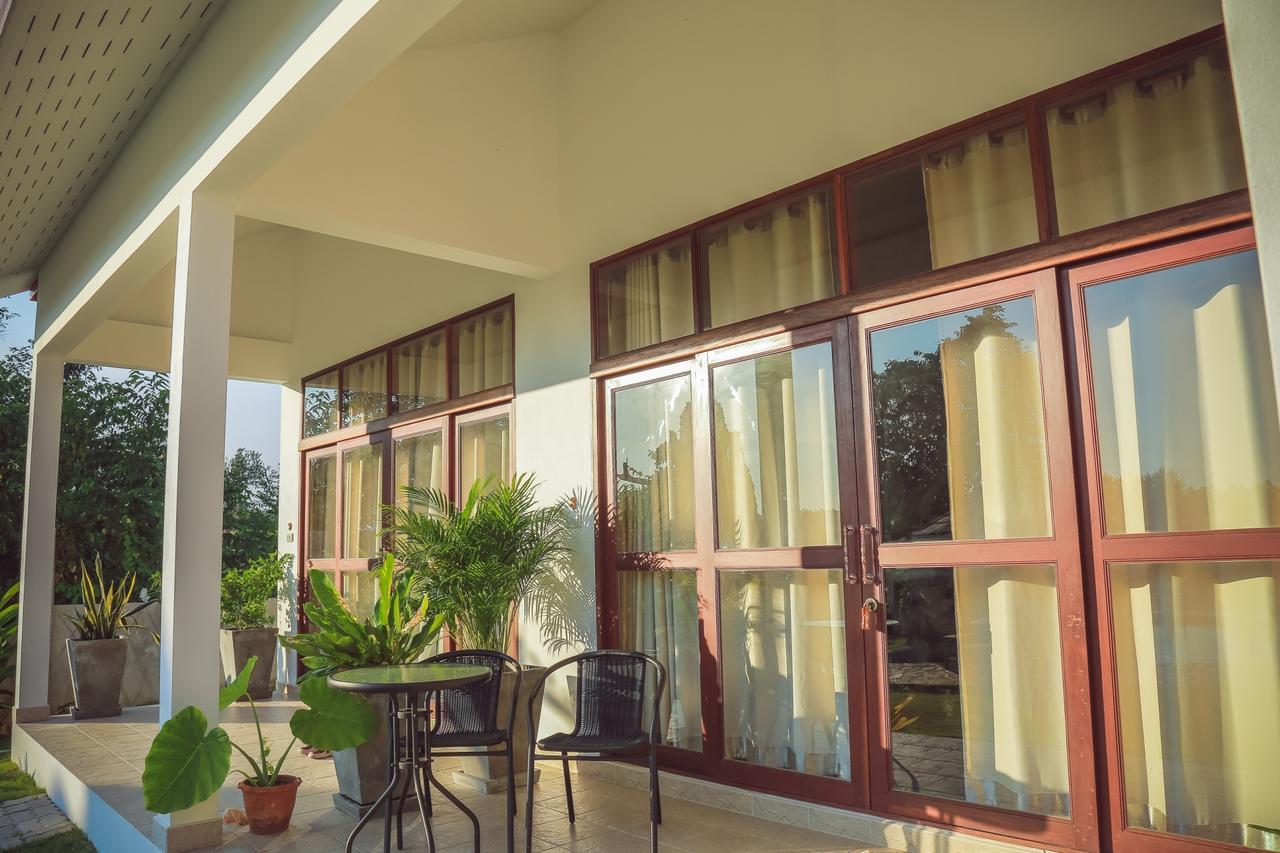 Tree Roots Retreat Hotel Rayong Buitenkant foto